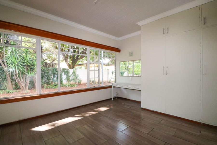 To Let 4 Bedroom Property for Rent in Flamwood North West